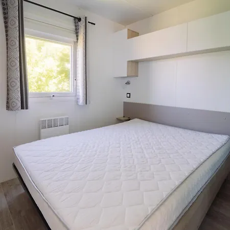 Kemping Vue Imprenable, Terrasse Xxl, Piscine Et Toboggans Au La Falaise D'equihen
